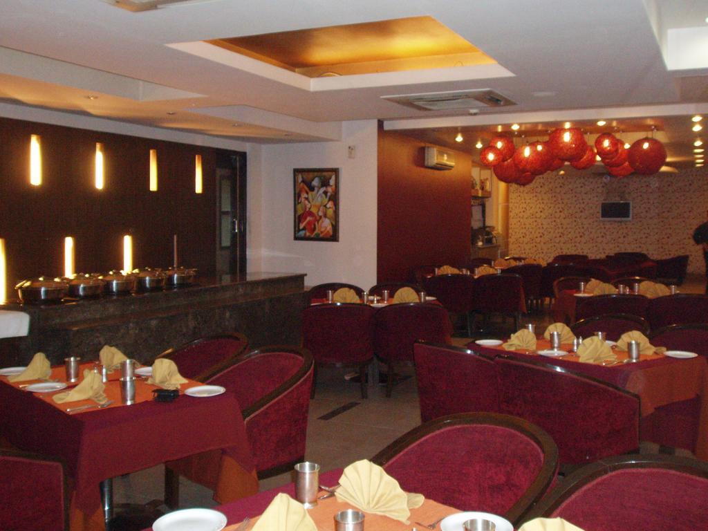 The White Klove Yeni Delhi Dış mekan fotoğraf